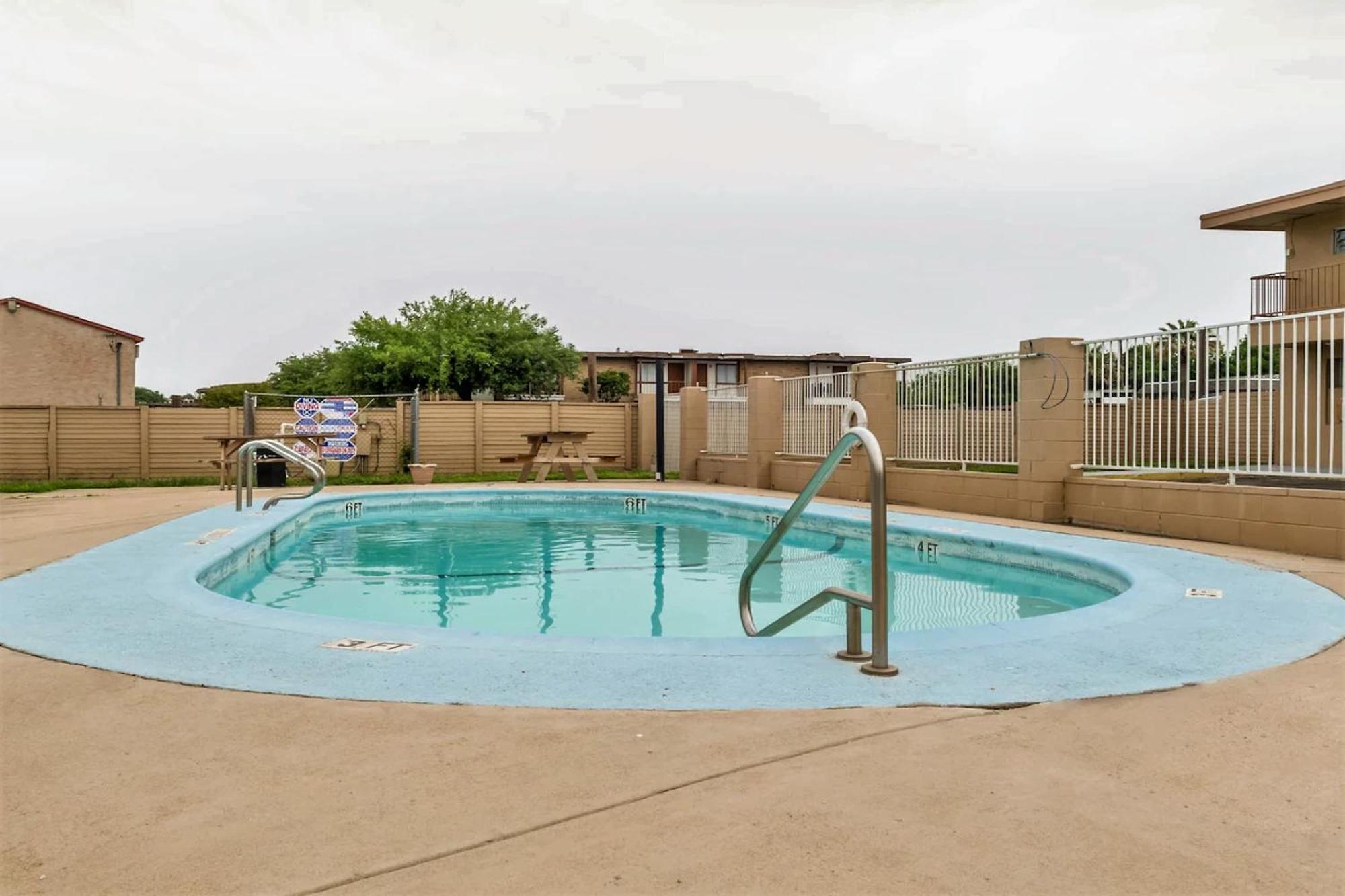 Oyo Hotel San Antonio Lackland Afb Seaworld Hwy 90 W Extérieur photo