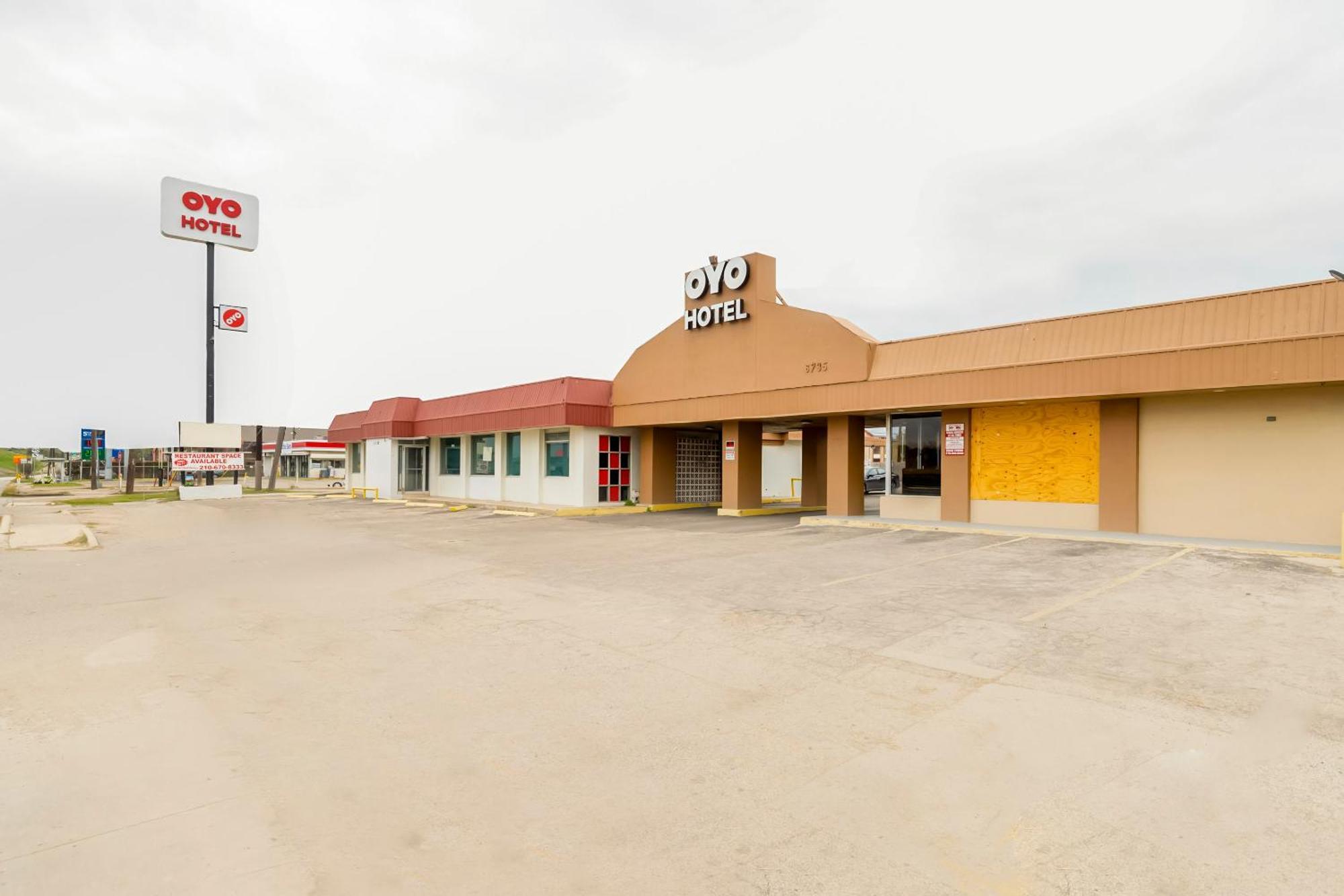 Oyo Hotel San Antonio Lackland Afb Seaworld Hwy 90 W Extérieur photo