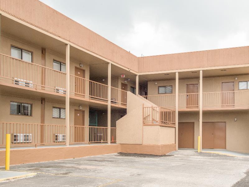 Oyo Hotel San Antonio Lackland Afb Seaworld Hwy 90 W Extérieur photo